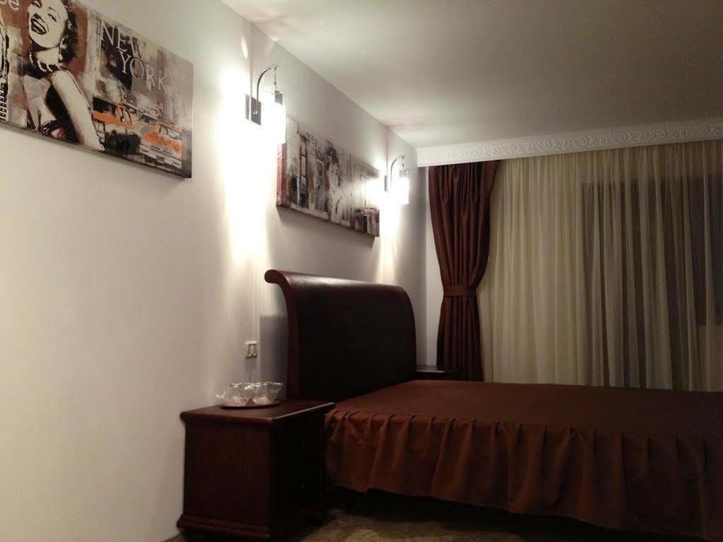 Conac Bavaria Buşteni Exterior foto