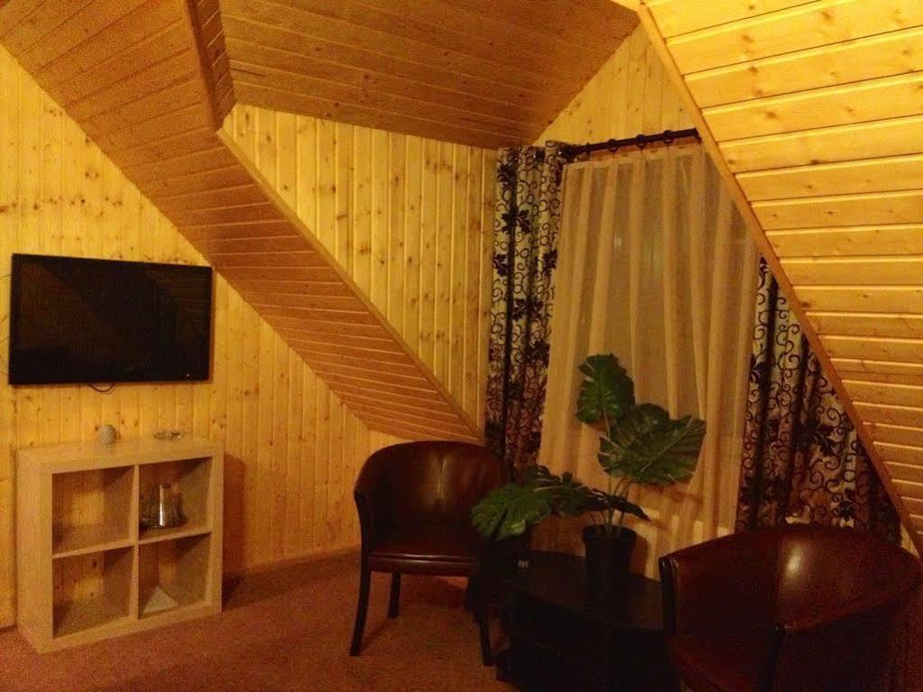 Conac Bavaria Buşteni Exterior foto